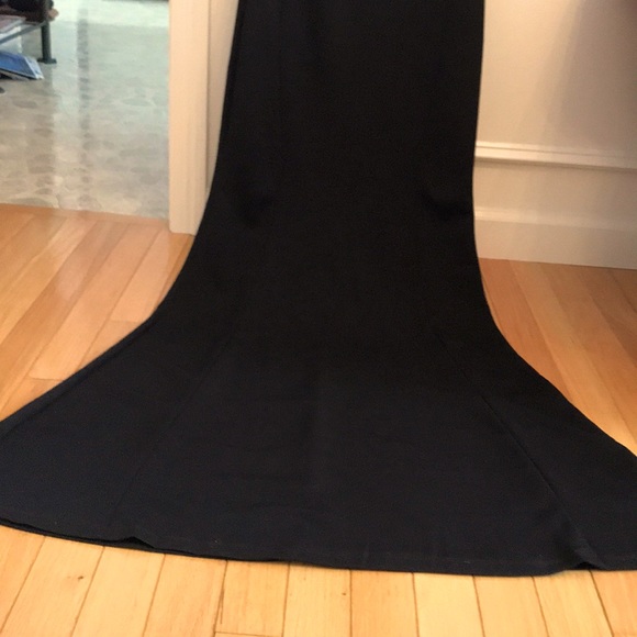 Windsor long black formal dress - Picture 3 of 10
